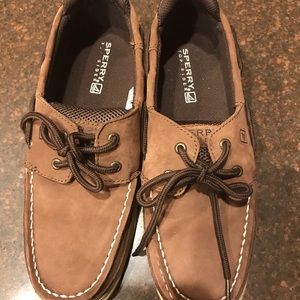 Boys Sperry Lanyard shoes.  Size 7.  Worn twice.